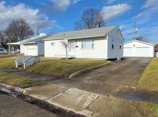 908 Barker Dr, Springfield, OH 45505