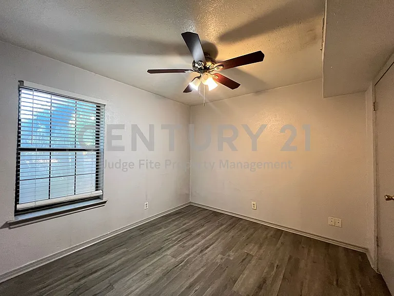 1108 N Elm St #3 — Photo 11