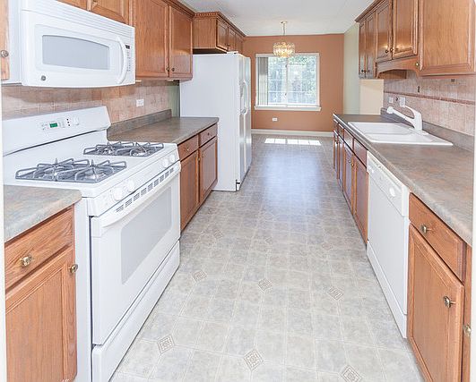 1st image of 2301 Oakmont Way Unit 305