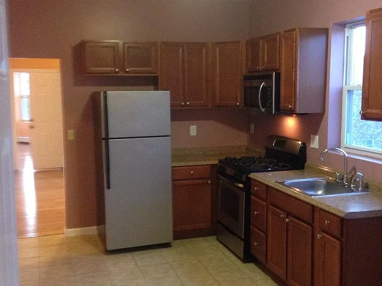 75 Chelsea St #FLOOR — Photo 9