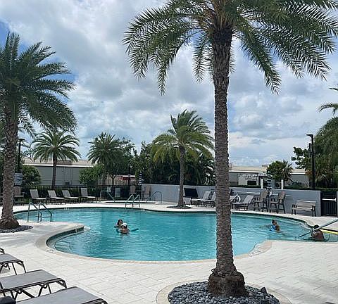 New Community Pool/ Jaquizzi