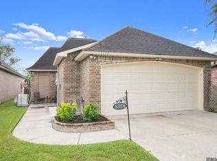 5324 Courtyard Dr, Gonzales, LA 70737