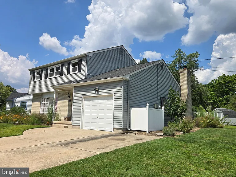301 Overbrook Ave — Photo 3