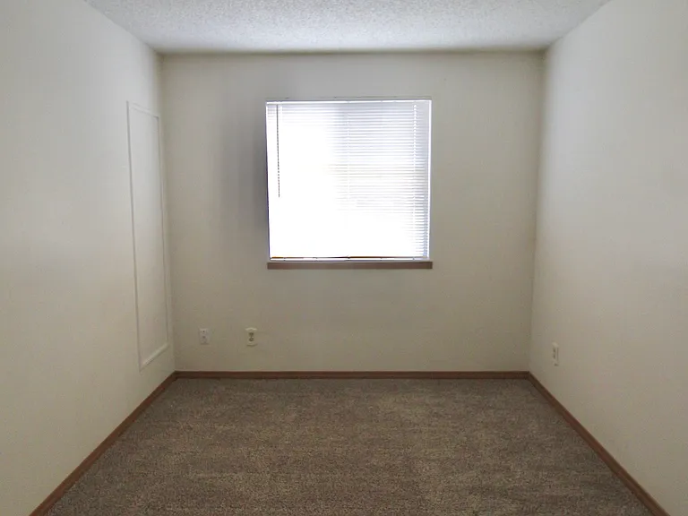 986 S Yukon St — Photo 3