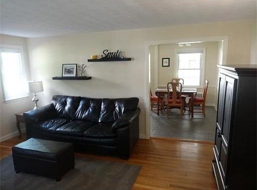 5th image of 4 Brentwood Dr