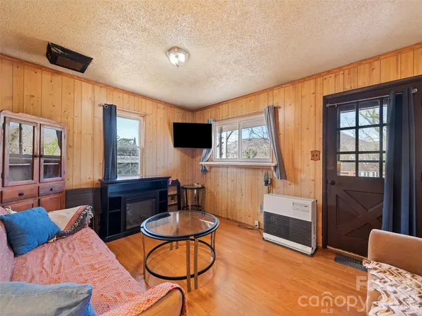 85 Culvern St, Asheville, NC 28804