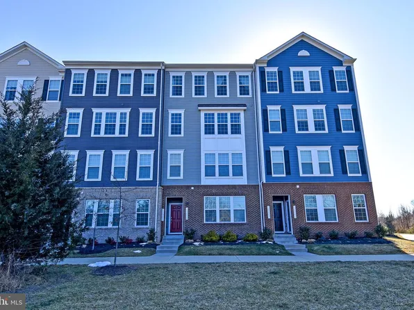 13967 Gary Fisher Trl Unit 8, Gainesville, VA 20155