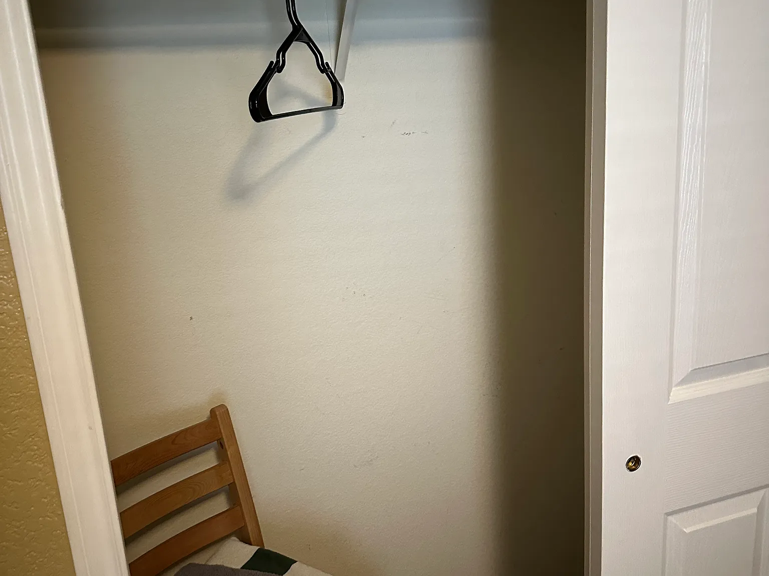 3 bed, 2135 sqft, $1,000 — Photo 3