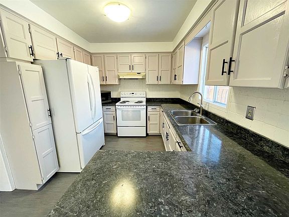 2nd image of 567 Millard St