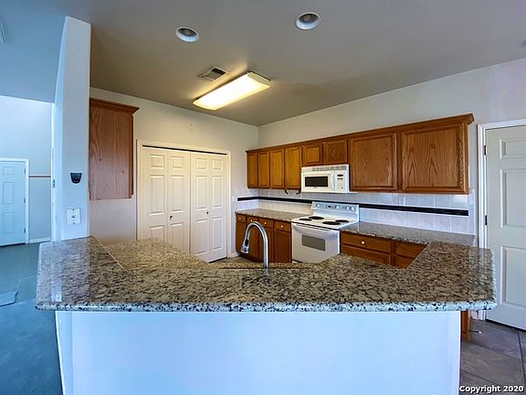 4th image of 1326 Brenham Cir