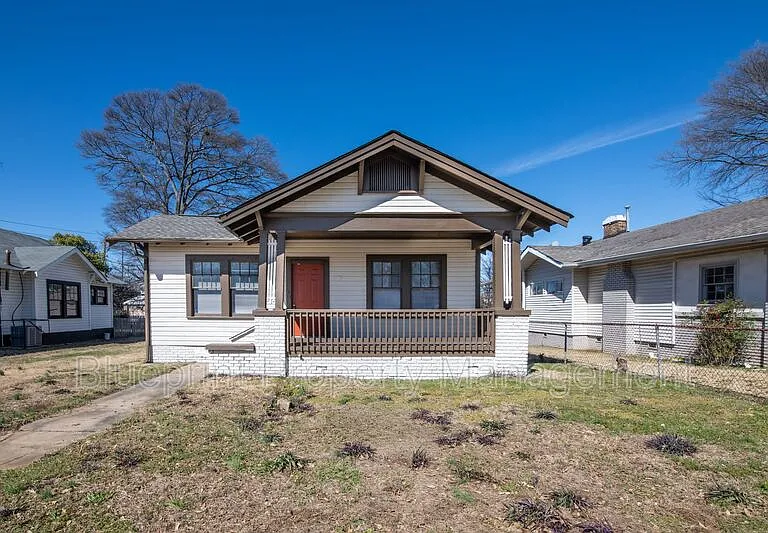 644 Alabama Ave SW — Photo 1
