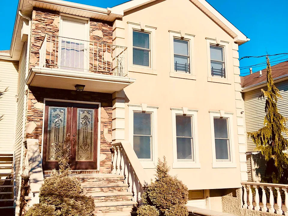 115 Jeanette Ave