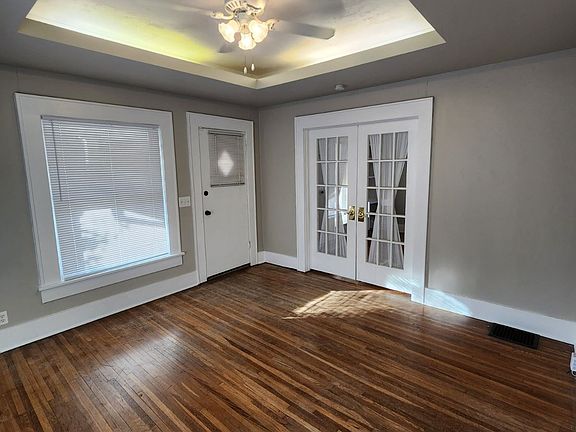 4. 338 N Vassar, Living Room