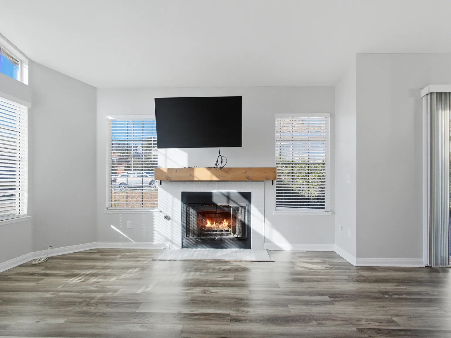 3 bed, 1386 sqft, $2,950 — Photo 4