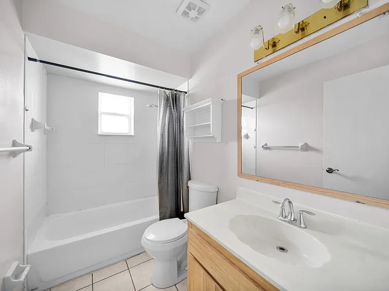 517 SE 23rd Pl — Photo 11
