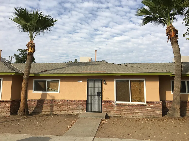 1014 S Trinity St — Photo 8