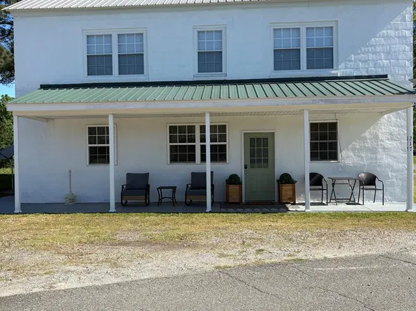 217 Creedle Dr, Clarksville, VA 23927