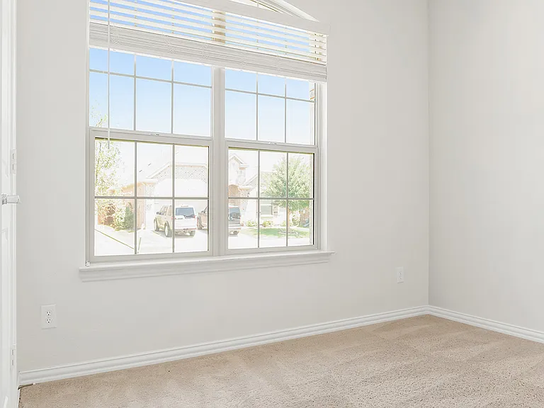 1120 Canuela Way — Photo 32