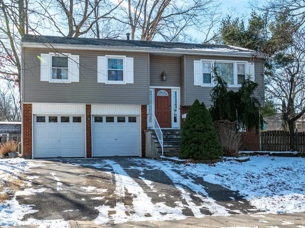 44 Woodland Rd, Bayville, NJ 08721