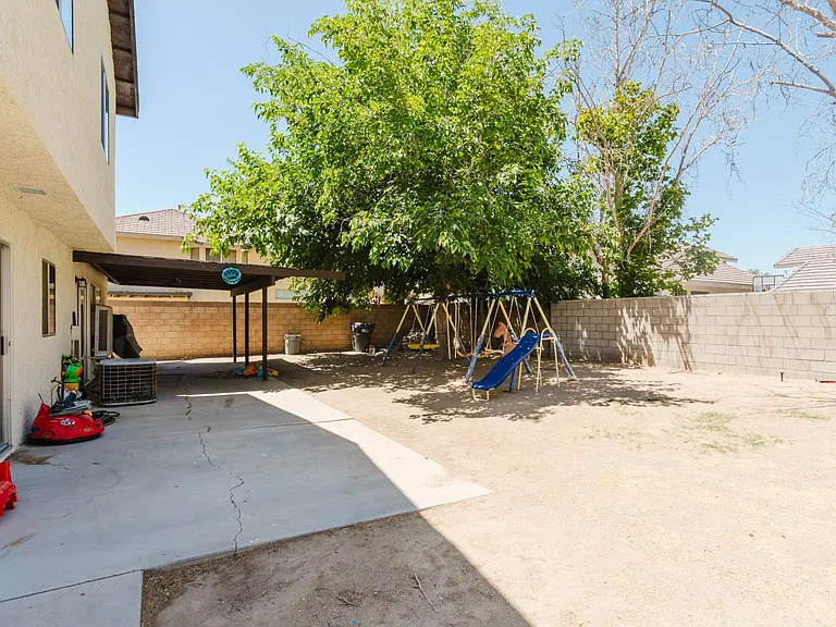 45041 Colleen Dr — Photo 25