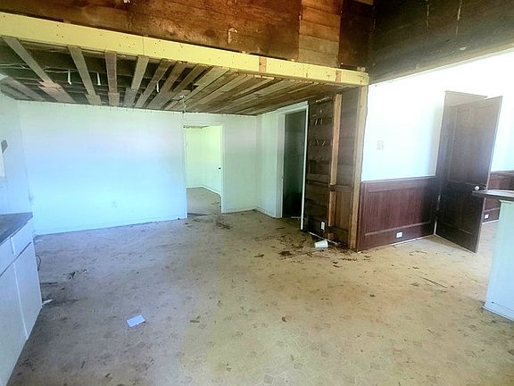 5th image of 1310 S Royall St
