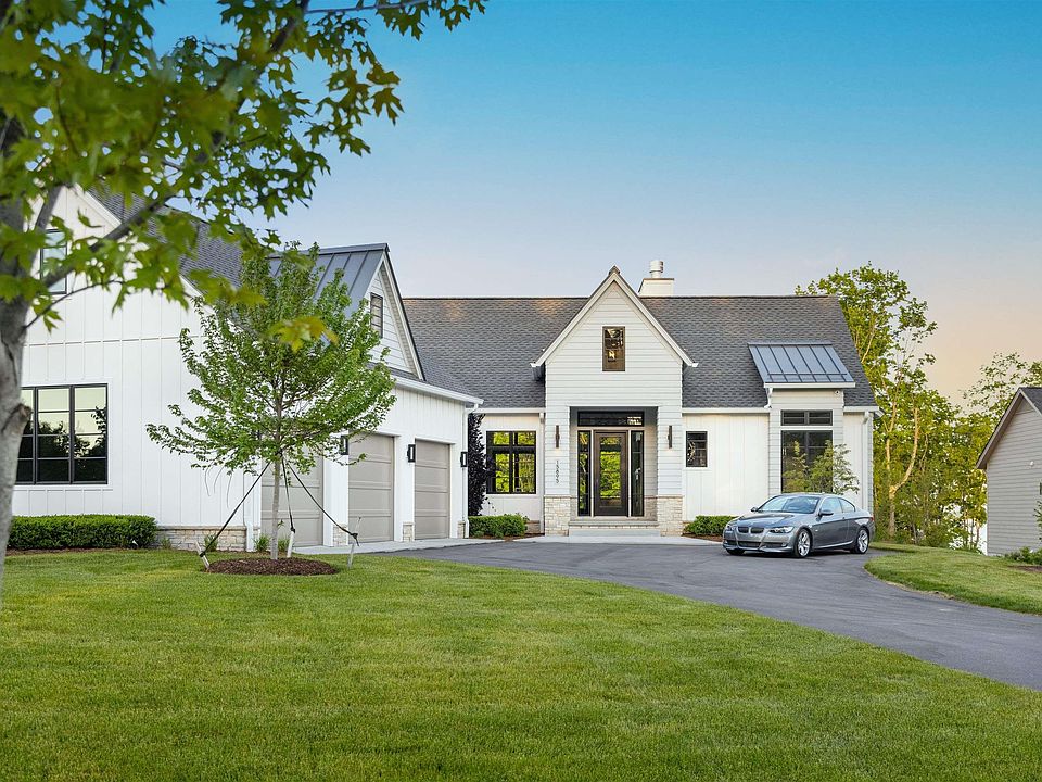 1st image of 15895 Waters Edge Dr