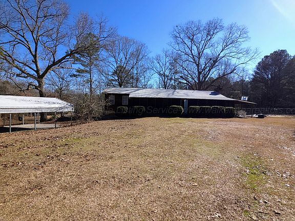 2nd image of 334 Bird Farm Rd