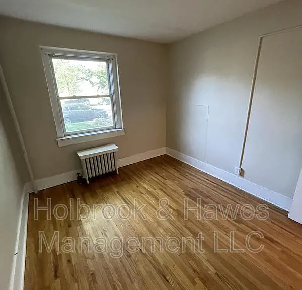200 E Laurel St — Photo 12