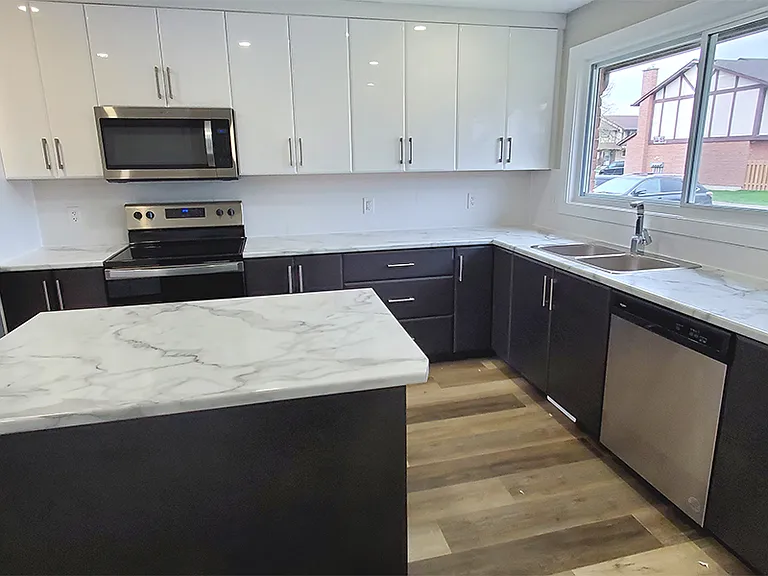 33 Berkley Dr — Photo 2