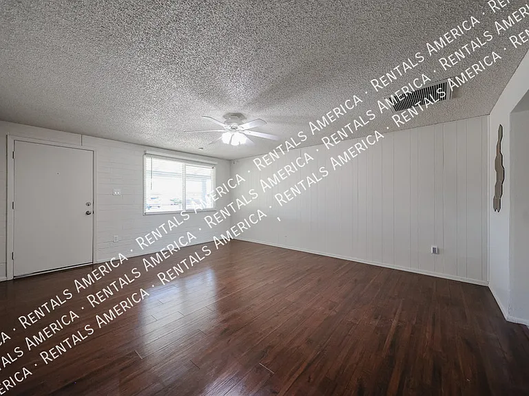 3550 E Voltaire Dr — Photo 5