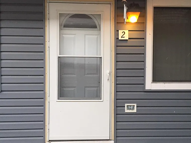 2S705 Winchester Cir E #2 — Photo 2