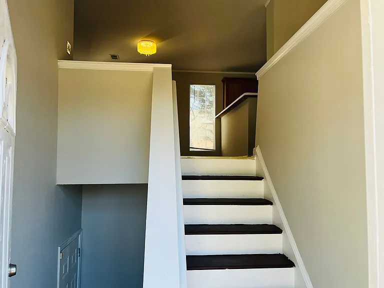 5612 Feldwood Rd — Photo 2