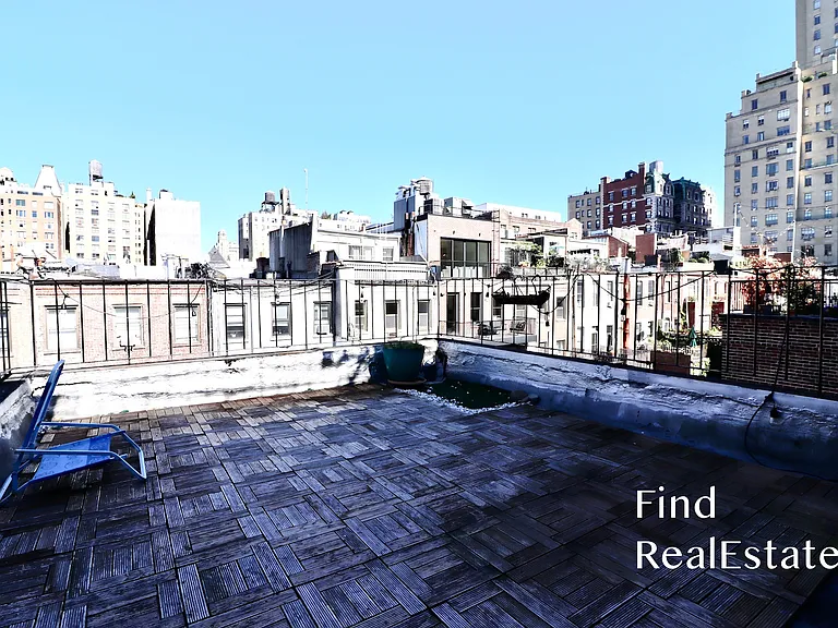39 W 74th St #PHB — Photo 22