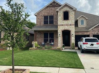 1616 Ridge Creek Ln, Aubrey, TX 76227