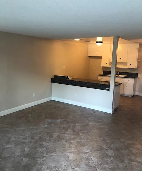 3204 Avenida Del Presidente #6 — Photo 1