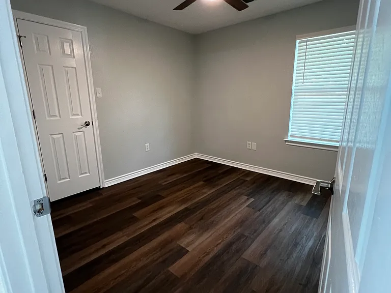 511 W Live Oak St #B — Photo 12