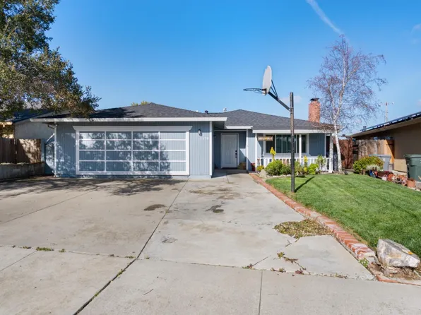 1170 El Toro Dr, Hollister, CA 95023