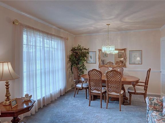 3rd image of 2505 River Oaks Ln