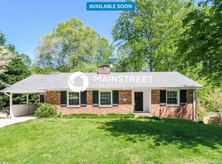 1225 Pinebluff Rd, Winston Salem, NC 27103