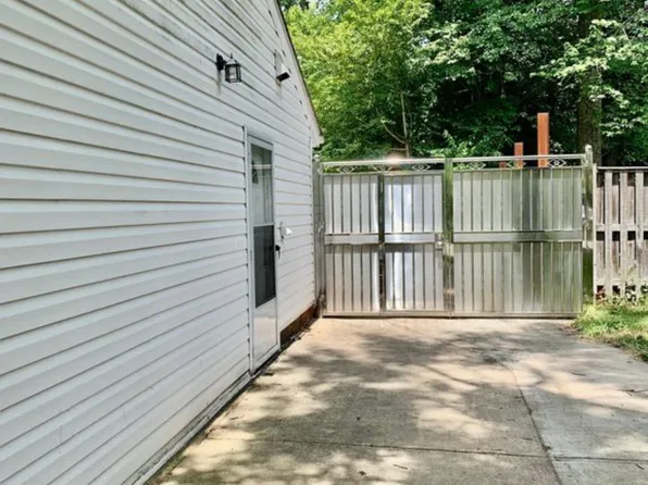 7439 Long Pine Dr, Springfield, VA 22151