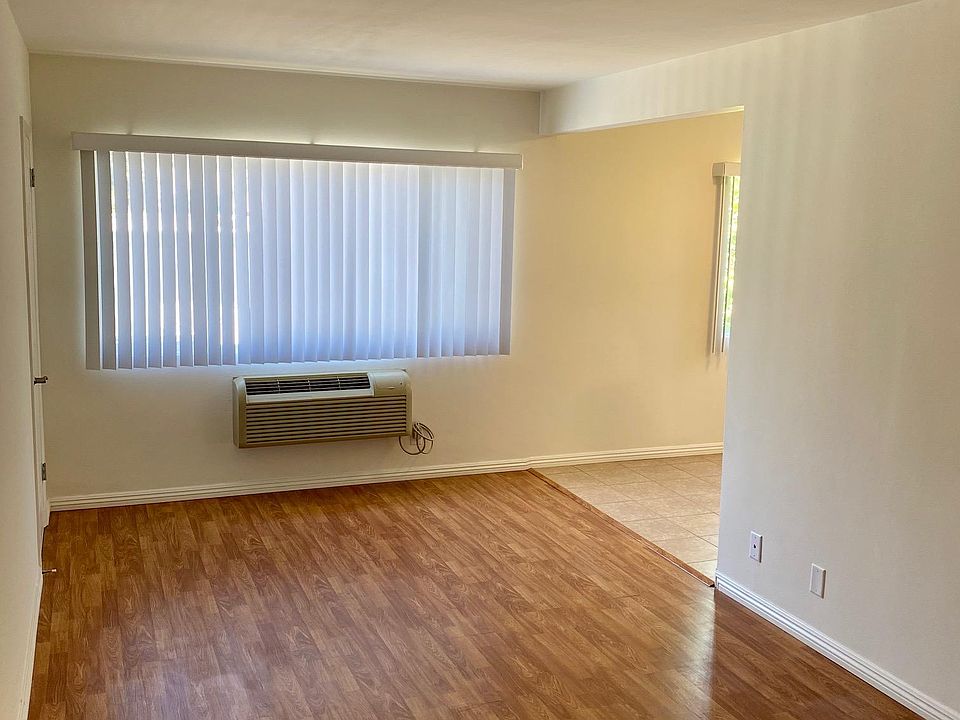 1st image of 10850 Landale St #4