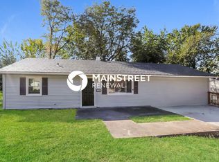 2307 NE 59th St, Gladstone, MO 64118