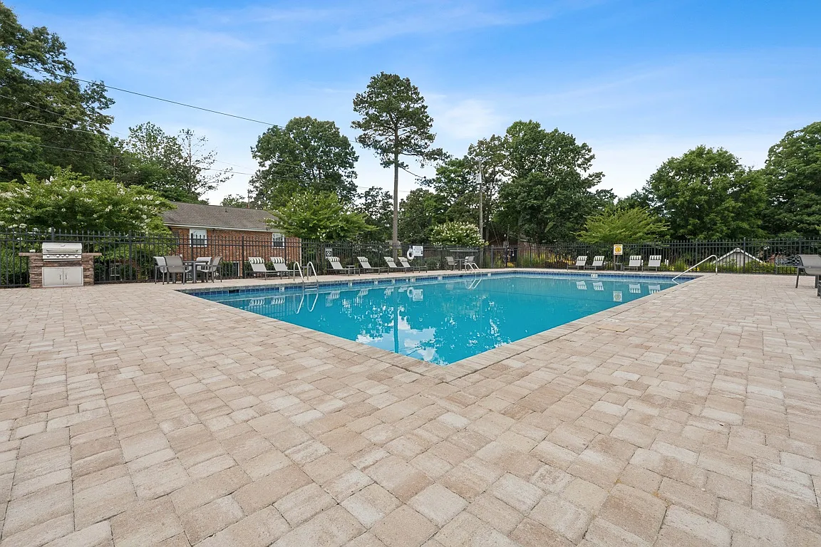 Building Photo - Hyde Park Townhomes