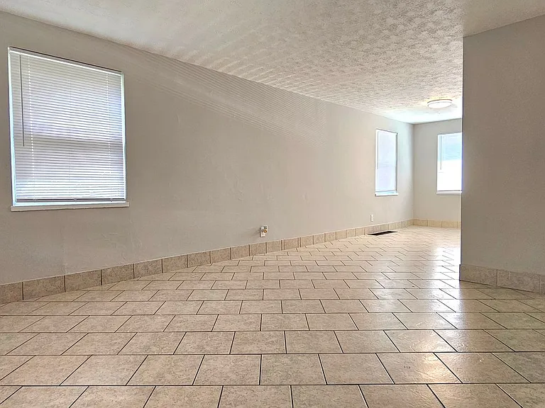 Maples Townhomes — Photo 38