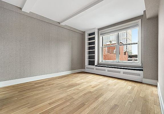 5th image of 161 Grand St #7B