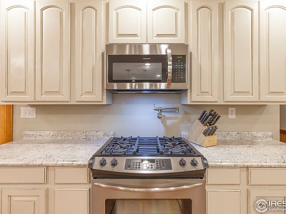5th image of 1054 Pinyon Ct