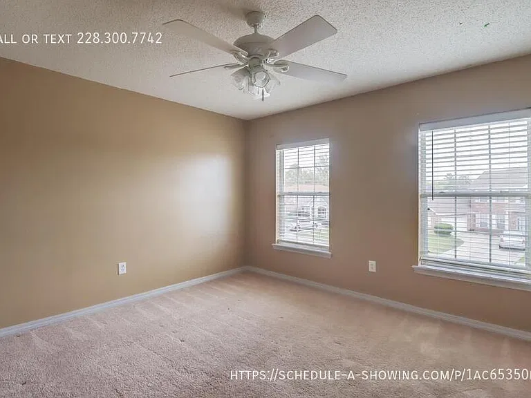 2073 Stone Bridge Dr — Photo 14