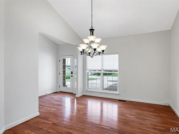 4th image of 3406 Chippewa Dr