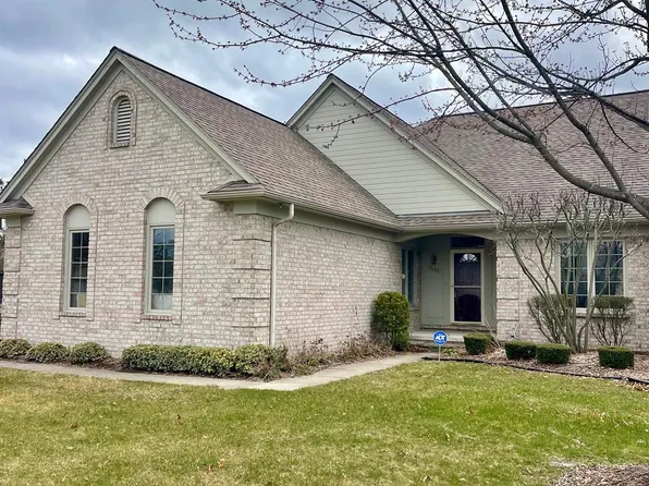 2190 Avalon Dr, Sterling Heights, MI 48310