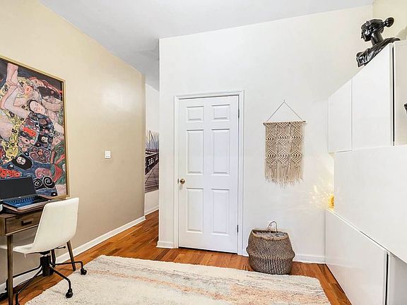 4th image of 252 Vernon Ave APT 4